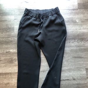 Lululemon - On the Fly 7/8 pant (woven 25)
